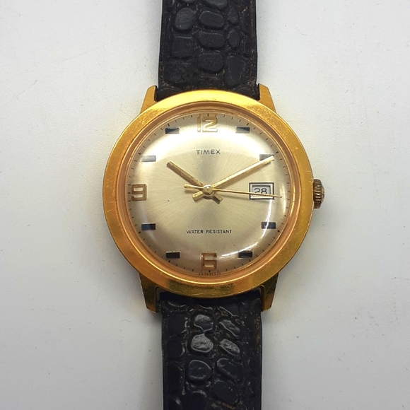 TIMEX Vintage 1971 Marlin Water Resistant Calendar Watch, Works! - Picture 2 of 8